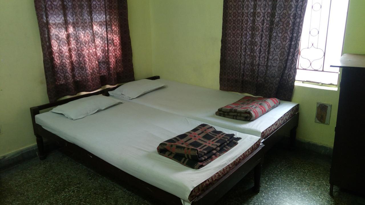 כלכותה Renu Guest House מראה חיצוני תמונה