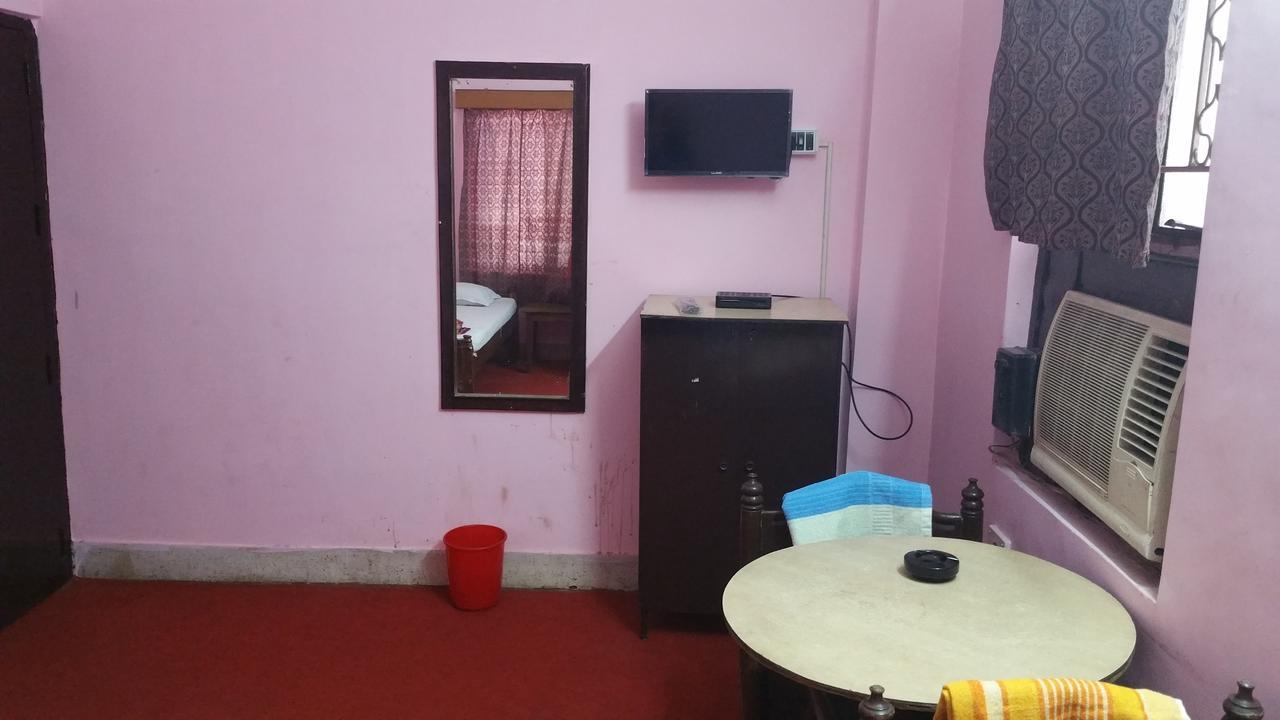 כלכותה Renu Guest House מראה חיצוני תמונה