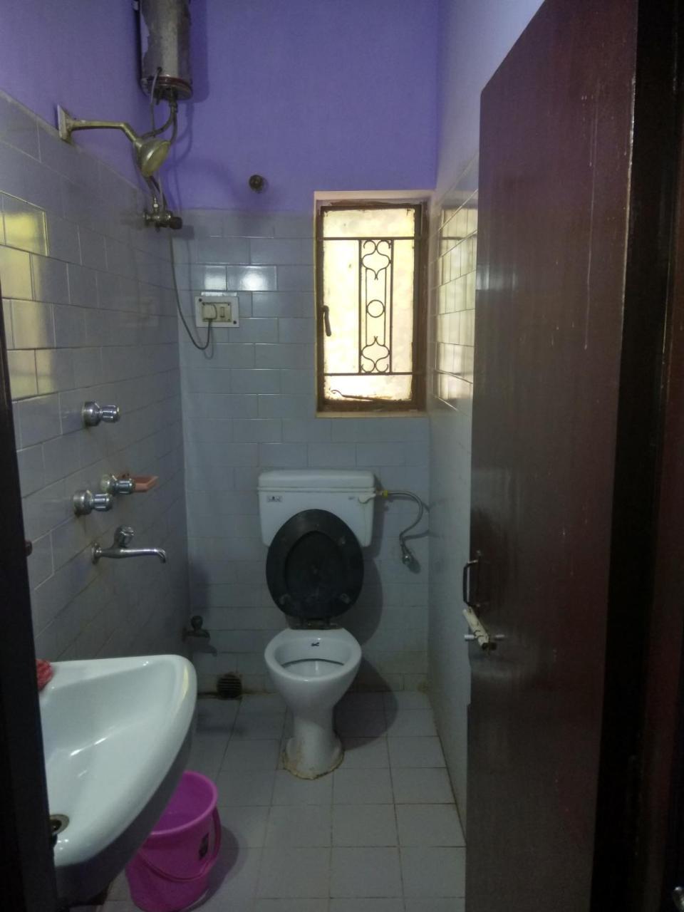 כלכותה Renu Guest House מראה חיצוני תמונה