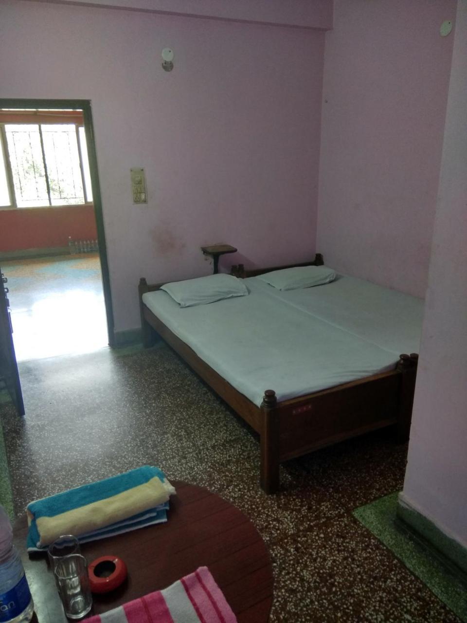כלכותה Renu Guest House מראה חיצוני תמונה