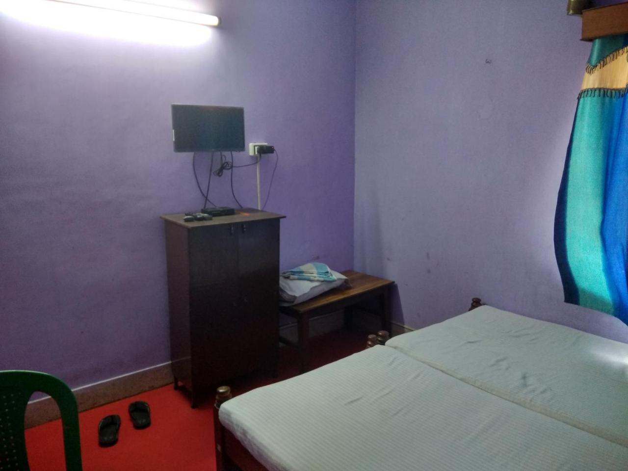 כלכותה Renu Guest House מראה חיצוני תמונה