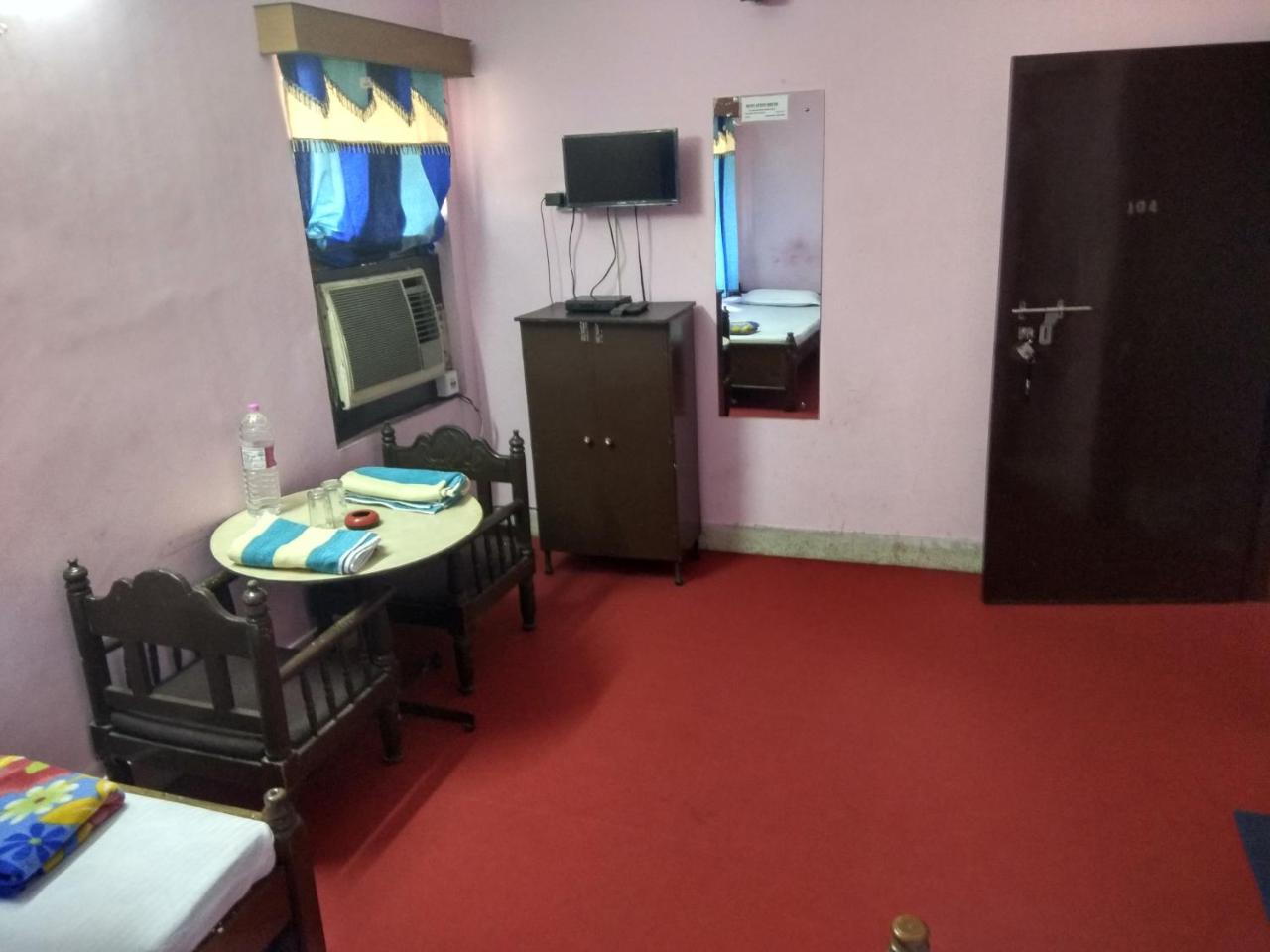 כלכותה Renu Guest House מראה חיצוני תמונה