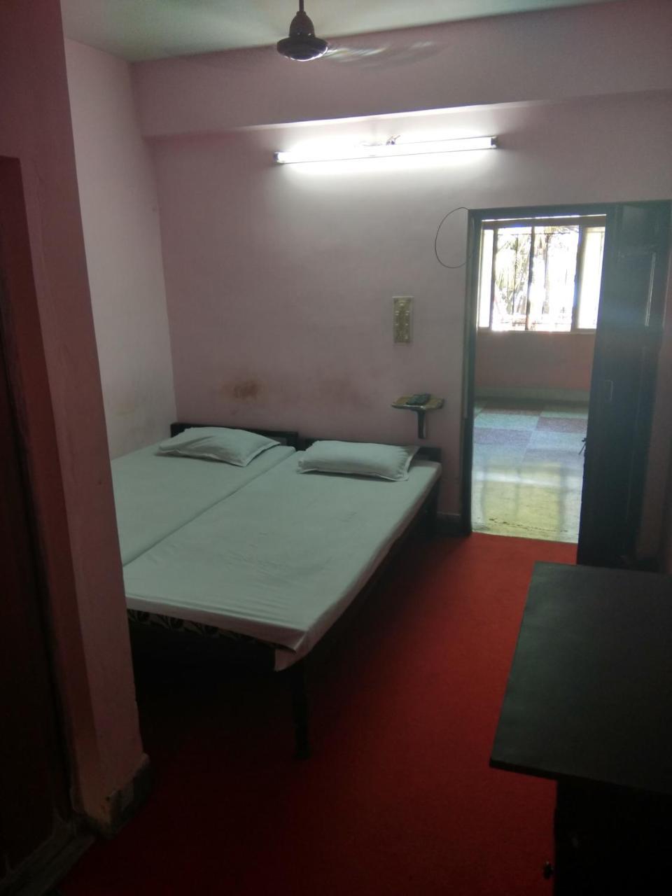 כלכותה Renu Guest House מראה חיצוני תמונה