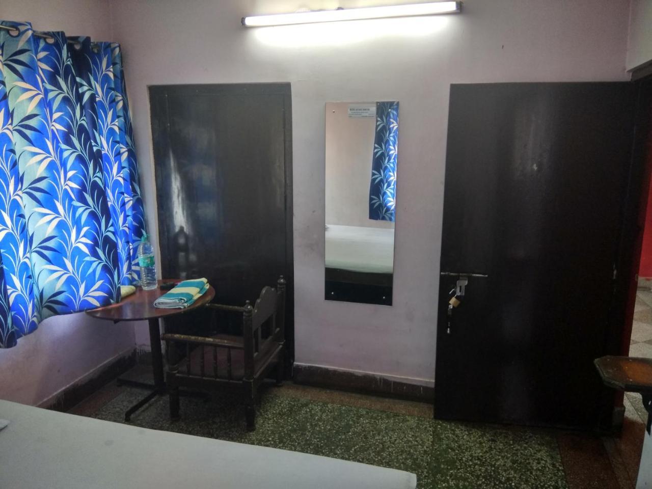 כלכותה Renu Guest House מראה חיצוני תמונה
